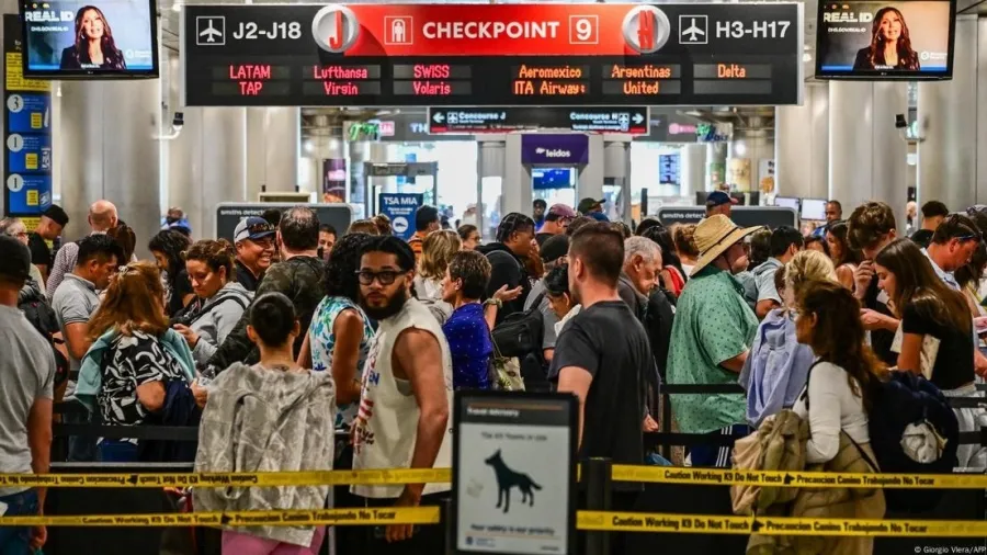 Aeroporto de Miami Imagem: Giorgio VIera/AFP