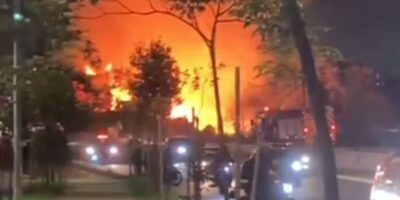 Incêndio atinge comunidade no Campo Belo, na Zona Sul de SP — Foto: Distrito Jabaquara Alerta