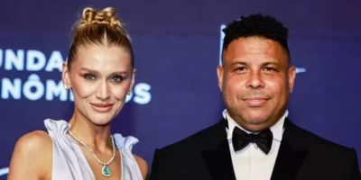 Celina Locks e Ronaldo Fenômeno em leilão beneficente, em 2024 Foto: Van Campos/AgNews