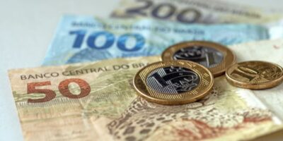 Dinheiro, salário mínimo Reprodução/ Getty Images