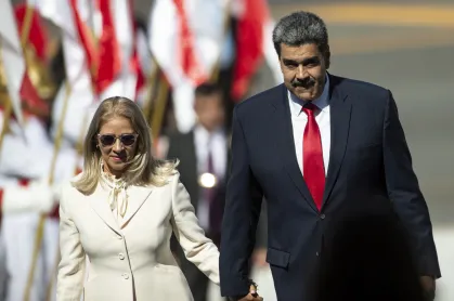 Presidente da Venezuela, Nicolás Maduro, e sua esposa, Cilia Flores, chegam ao Palácio do Planalto • Marcelo Camargo/Agência Brasil