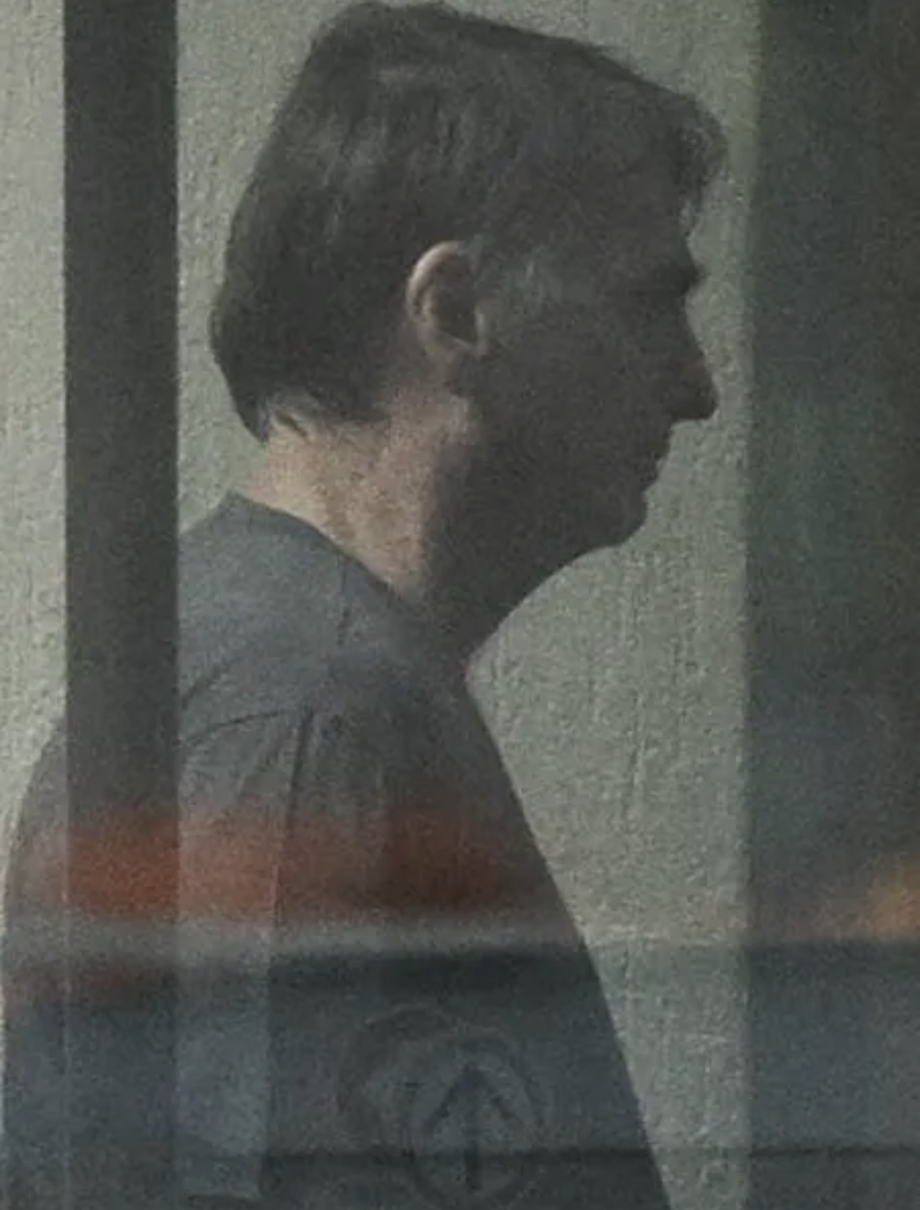 O ex-presidente Jair Bolsonaro (PL), preso na Superintendência da Polícia Federal em Brasília, após receber a visita da ex-primeira-dama Michelle Bolsonaro Imagem: Gabriela Biló/Folhapress