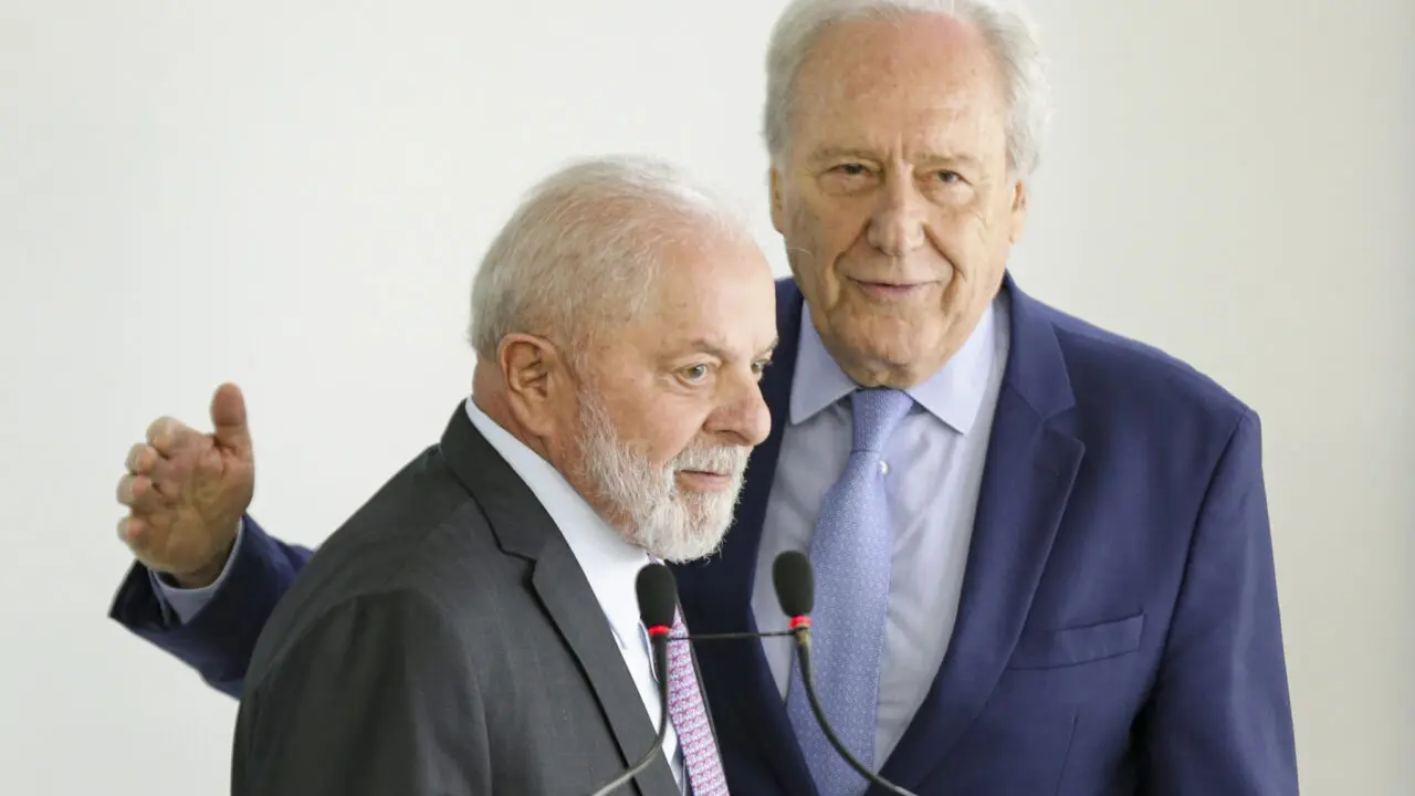 IMG_9080 - Diario do Povo O presidente Lula e o ex-ministro da Justiça Ricardo Lewandowski: uma das razões da saída foi a associação de seu nome ao Banco Master. (Foto: Marcelo Camargo/Agência Brasil)
